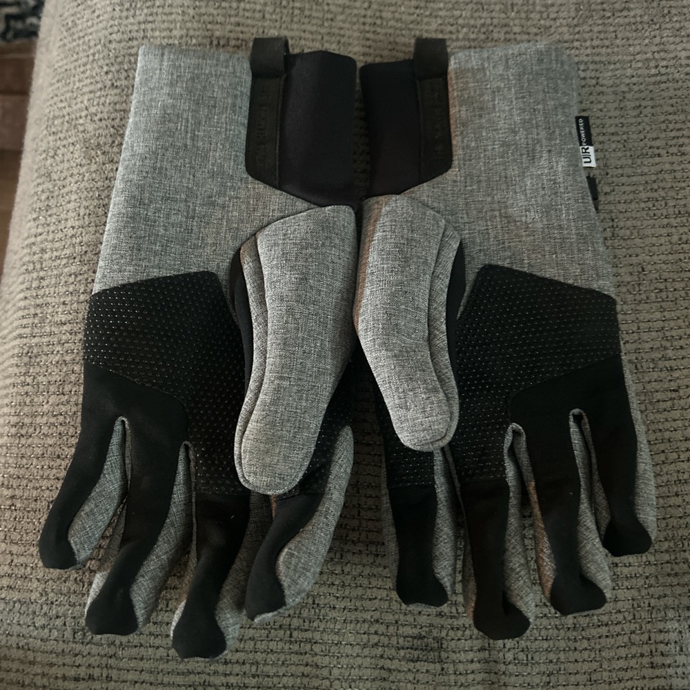 The North Face men’s gloves like new medium